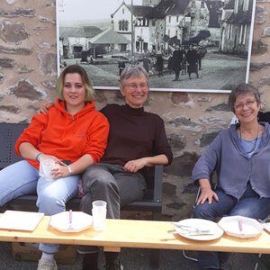 Un repos bien mérité pour ces trois bénévoles