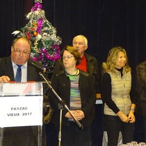 au premier plan JM Lamassiaude écouté par A. Sedan maire d'Excideuil et vice présidente du département et C. Ducrocq maire de coulaure et vice présidente de la communauté de communes